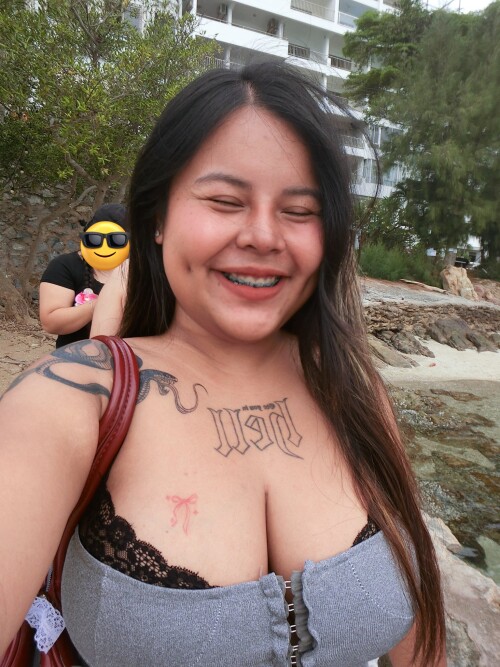 GnYUUS0aEAAf8E5.jpeg
